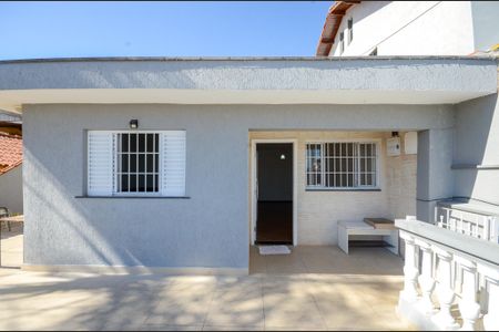 Casa para alugar com 50m², 1 quarto e sem vaga Casa para alugar com 50m², 1 quarto e sem vagaSacada