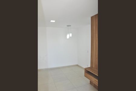 Apartamento à venda com 47m², 2 quartos e 1 vaga Apartamento à venda com 47m², 2 quartos e 1 vagaDetalhe - Sala e Sala de Jantar