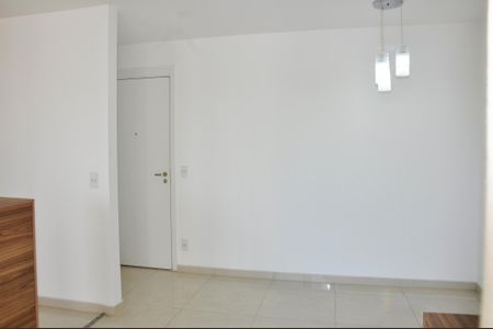 Apartamento à venda com 47m², 2 quartos e 1 vaga Apartamento à venda com 47m², 2 quartos e 1 vagaDetalhe - Sala e Sala de Jantar