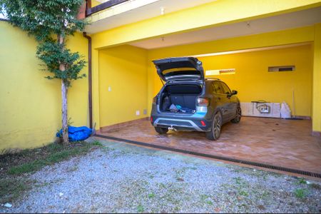 Casa para alugar com 40m², 1 quarto e 1 vaga Casa para alugar com 40m², 1 quarto e 1 vagaGaragem