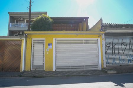 Casa para alugar com 40m², 1 quarto e 1 vaga Casa para alugar com 40m², 1 quarto e 1 vagaFachada