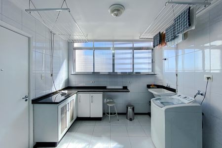 Apartamento à venda com 180m², 3 quartos e sem vaga Apartamento à venda com 180m², 3 quartos e sem vagaÁrea de Serviço