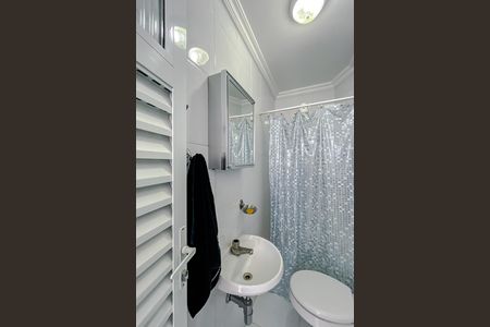 Apartamento à venda com 180m², 3 quartos e sem vaga Apartamento à venda com 180m², 3 quartos e sem vagaBanheiro de serviço