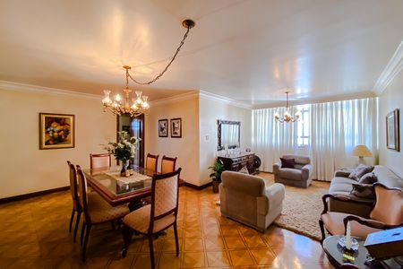 Apartamento à venda com 180m², 3 quartos e sem vaga Apartamento à venda com 180m², 3 quartos e sem vagaSala