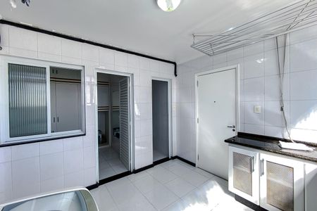 Apartamento à venda com 180m², 3 quartos e sem vaga Apartamento à venda com 180m², 3 quartos e sem vagaÁrea de Serviço