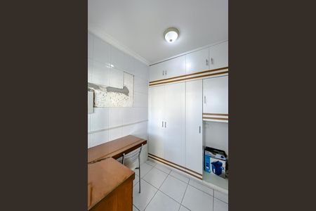 Apartamento à venda com 180m², 3 quartos e sem vaga Apartamento à venda com 180m², 3 quartos e sem vagaQuarto de Serviço