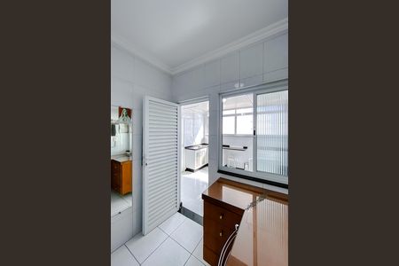 Apartamento à venda com 180m², 3 quartos e sem vaga Apartamento à venda com 180m², 3 quartos e sem vagaQuarto de Serviço