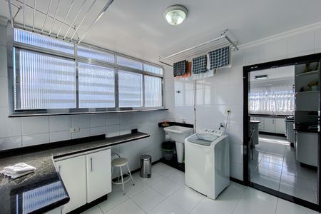 Apartamento à venda com 180m², 3 quartos e sem vaga Apartamento à venda com 180m², 3 quartos e sem vagaÁrea de Serviço