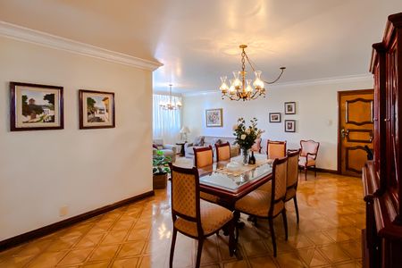 Apartamento à venda com 180m², 3 quartos e sem vaga Apartamento à venda com 180m², 3 quartos e sem vagaSala