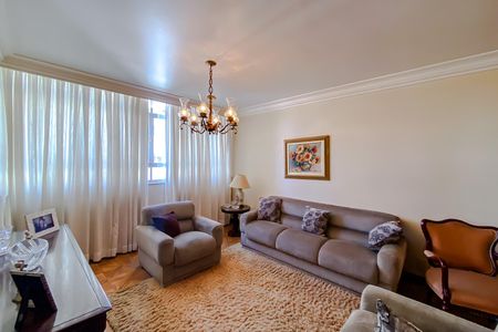 Apartamento à venda com 180m², 3 quartos e sem vaga Apartamento à venda com 180m², 3 quartos e sem vagaSala