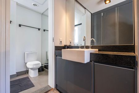 Banheiro de kitnet/studio à venda com 1 quarto, 27m² em Jardim das Bandeiras, São Paulo