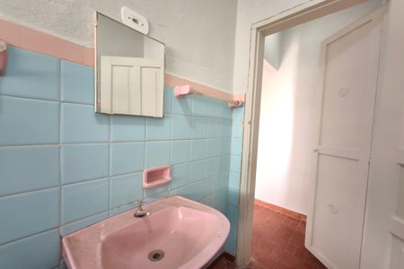 Casa para alugar com 40m², 1 quarto e sem vaga Casa para alugar com 40m², 1 quarto e sem vagaBanheiro