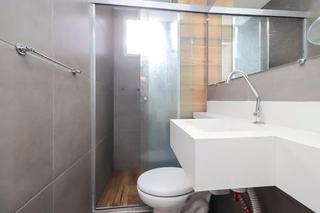 Banheiro de apartamento à venda com 2 quartos, 38m² em Núcleo Lageado, São Paulo