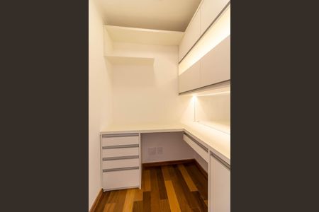 Apartamento à venda com 163m², 3 quartos e 3 vagasEscritório