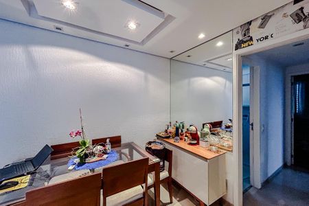 Sala de apartamento à venda com 3 quartos, 60m² em Chácara Seis de Outubro, São Paulo