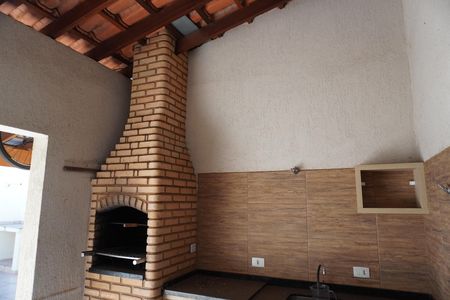 Casa para alugar com 143m², 3 quartos e sem vagaQuintal
