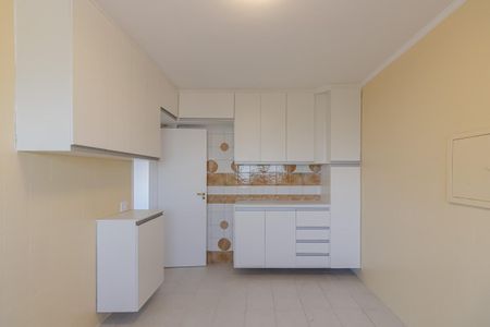 Apartamento para alugar com 140m², 3 quartos e 2 vagas Apartamento para alugar com 140m², 3 quartos e 2 vagasCozinha