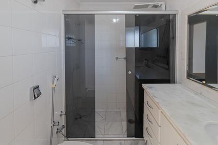 Apartamento para alugar com 140m², 3 quartos e 2 vagas Apartamento para alugar com 140m², 3 quartos e 2 vagasBanheiro da Suíte