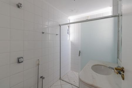 Apartamento para alugar com 140m², 3 quartos e 2 vagas Apartamento para alugar com 140m², 3 quartos e 2 vagasBanheiro Social