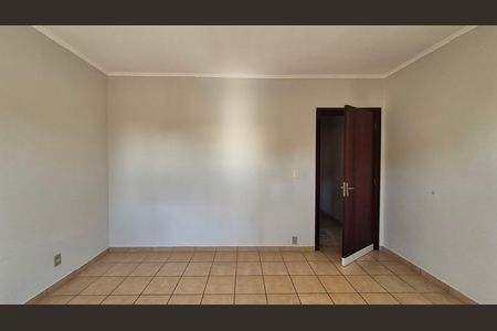 Casa para alugar com 217m², 3 quartos e 4 vagasQuarto