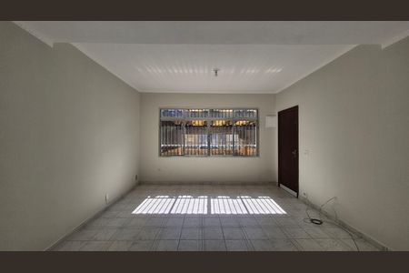 Casa para alugar com 217m², 3 quartos e 4 vagasSala