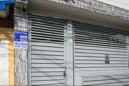 Fachada de casa para alugar com 1 quarto, 35m² em Parque Bristol, São Paulo