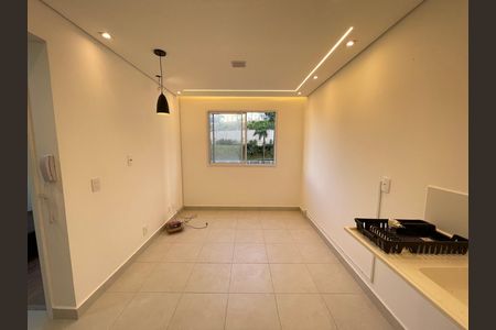 Sala de apartamento para alugar com 2 quartos, 32m² em Jardim Celeste, São Paulo