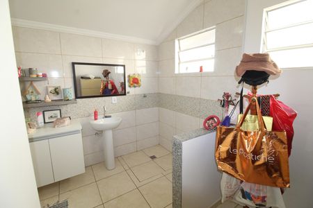 Banheiro da Suíte 1 de casa para alugar com 3 quartos, 200m² em Jardim das Industrias, São José dos Campos
