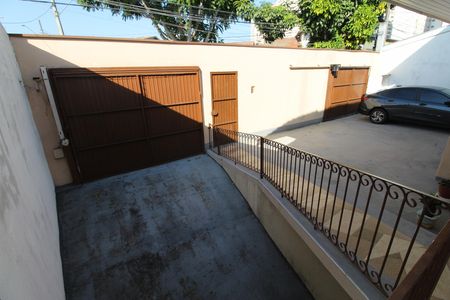 Garagem de casa para alugar com 3 quartos, 200m² em Jardim das Industrias, São José dos Campos