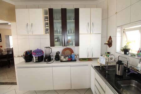 Casa para alugar com 200m², 3 quartos e 2 vagasCozinha