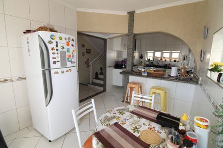 Casa para alugar com 200m², 3 quartos e 2 vagasCozinha