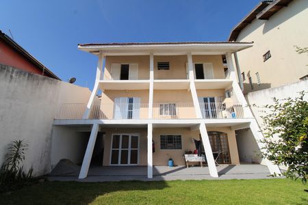 Casa para alugar com 200m², 3 quartos e 2 vagasQuintal