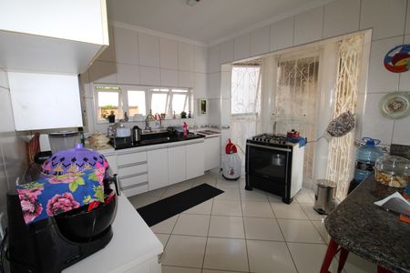 Cozinha de casa para alugar com 3 quartos, 200m² em Jardim das Industrias, São José dos Campos