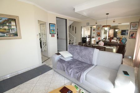 Casa para alugar com 200m², 3 quartos e 2 vagasSala