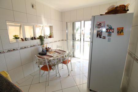 Casa para alugar com 200m², 3 quartos e 2 vagasCozinha