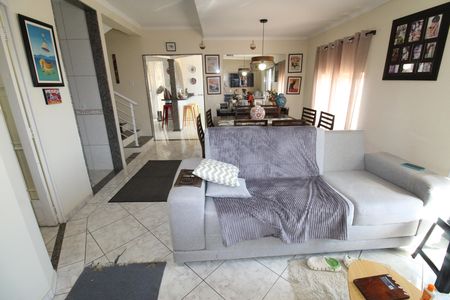 Sala de casa para alugar com 3 quartos, 200m² em Jardim das Industrias, São José dos Campos