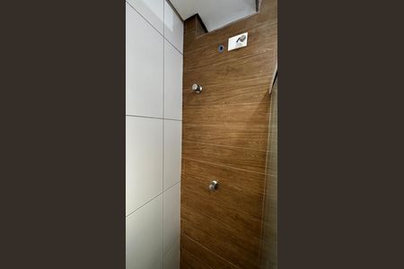 Apartamento para alugar com 100m², 2 quartos e 2 vagas Apartamento para alugar com 100m², 2 quartos e 2 vagasBanheiro