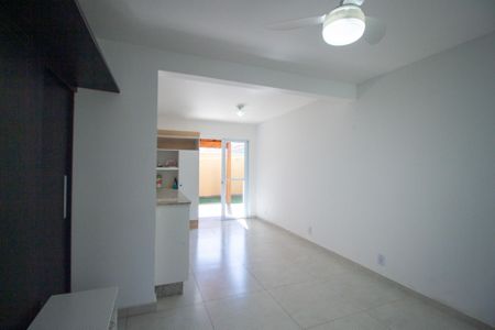 Casa de condomínio para alugar com 87m², 2 quartos e 2 vagasSala 