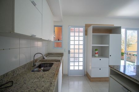 Casa de condomínio para alugar com 87m², 2 quartos e 2 vagasCozinha 