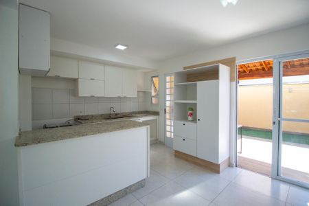 Casa de condomínio para alugar com 87m², 2 quartos e 2 vagasCozinha 