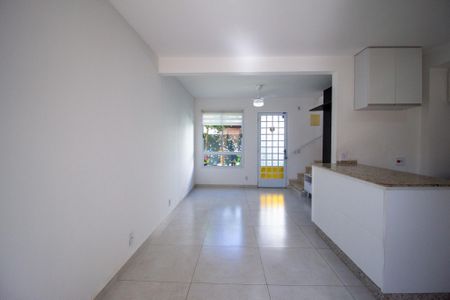 Sala  de casa de condomínio para alugar com 2 quartos, 87m² em Vossoroca, Votorantim