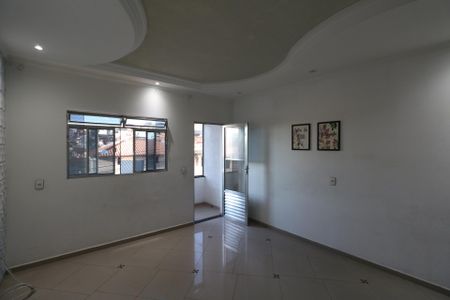 Casa para alugar com 60m², 2 quartos e 1 vaga Casa para alugar com 60m², 2 quartos e 1 vagaSala