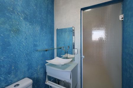 Casa para alugar com 60m², 2 quartos e 1 vaga Casa para alugar com 60m², 2 quartos e 1 vagaBanheiro da Suíte 2