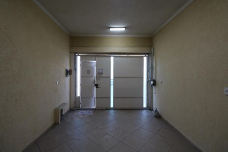Casa para alugar com 60m², 2 quartos e 1 vaga Casa para alugar com 60m², 2 quartos e 1 vagaGaragem