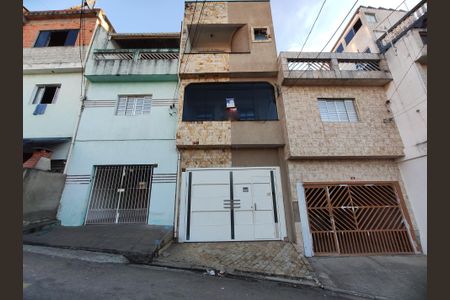 Casa para alugar com 60m², 2 quartos e 1 vaga Casa para alugar com 60m², 2 quartos e 1 vagaFachada