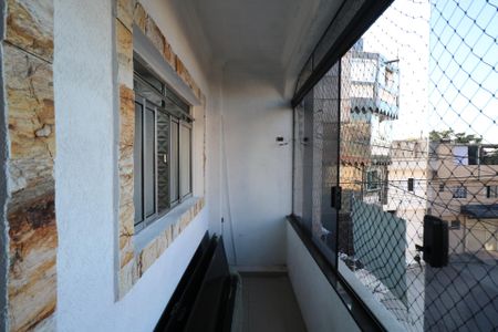 Casa para alugar com 60m², 2 quartos e 1 vaga Casa para alugar com 60m², 2 quartos e 1 vagaVaranda