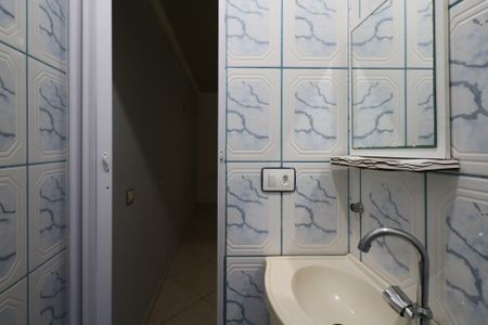Casa para alugar com 60m², 2 quartos e 1 vaga Casa para alugar com 60m², 2 quartos e 1 vagaBanheiro da Suíte 1