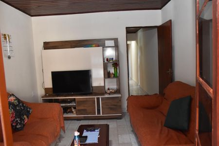 Casa à venda com 154m², 4 quartos e 2 vagassala