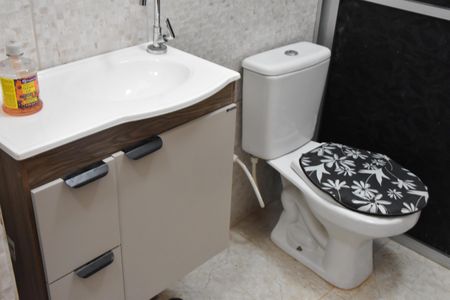 Casa à venda com 154m², 4 quartos e 2 vagasbanheiro piso terreo