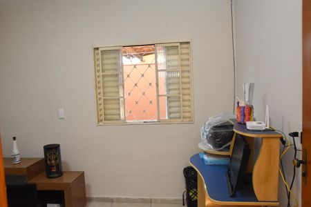 Casa à venda com 154m², 4 quartos e 2 vagassala piso terreo